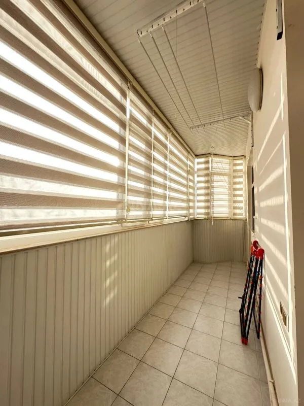 Satılır 4 otaqlı mənzil 175 m²