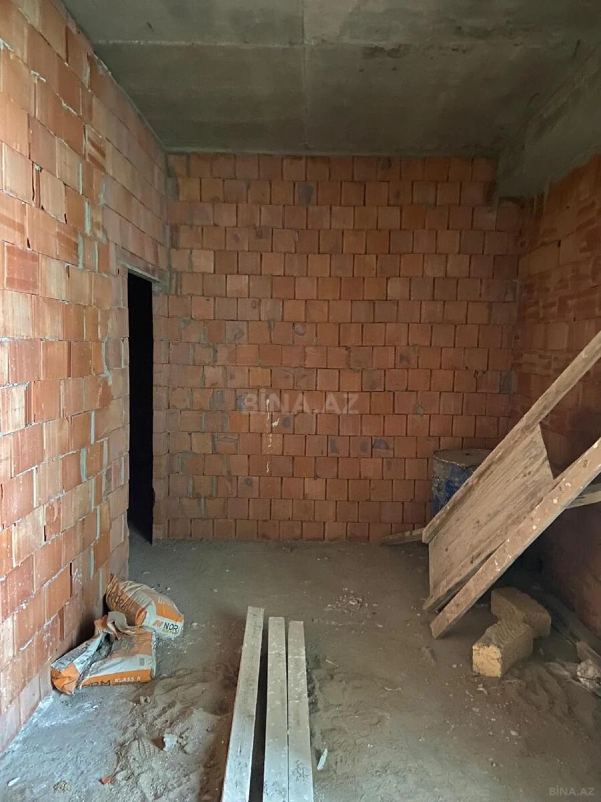 Satılır 2 otaqlı mənzil 47 m²