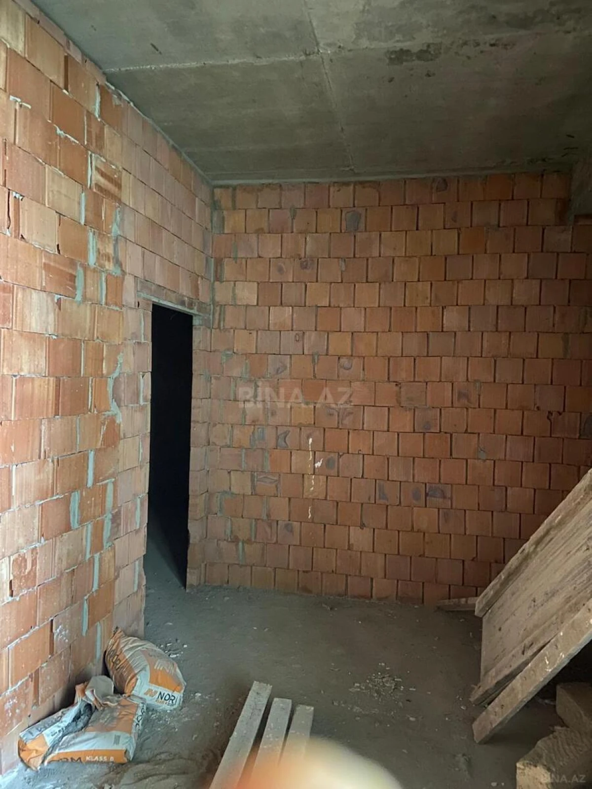 Satılır 2 otaqlı mənzil 47 m²