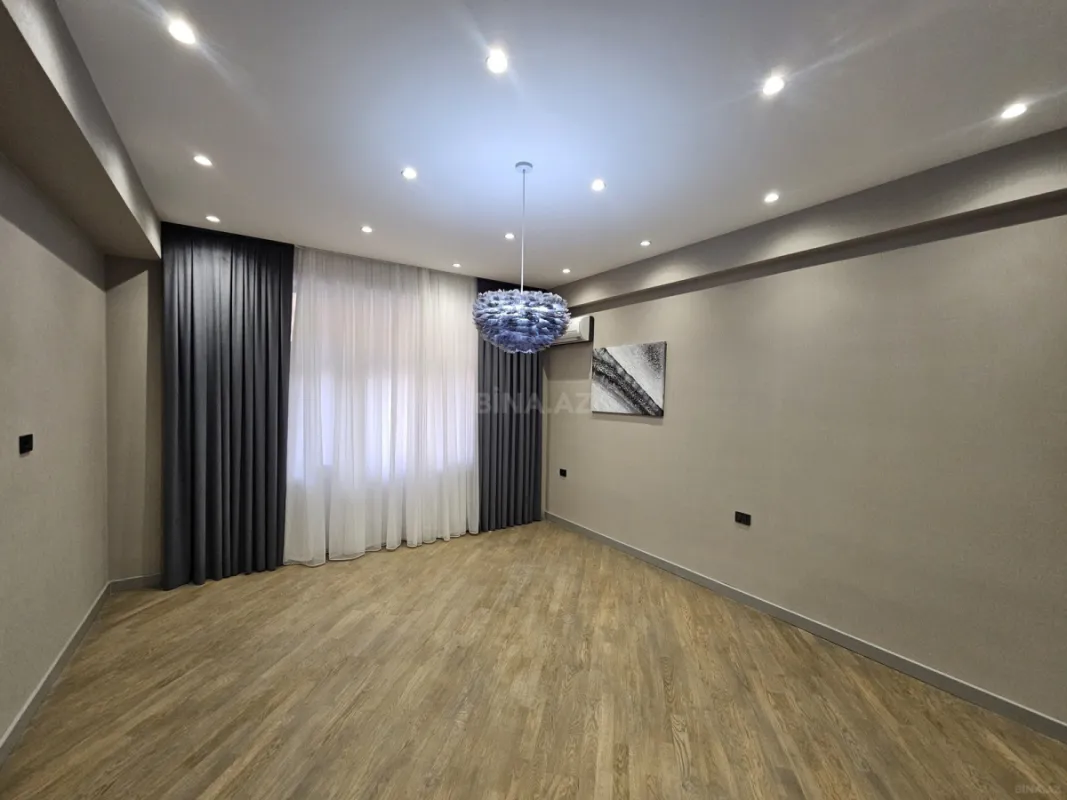 Satılır 2 otaqlı mənzil 106 m²