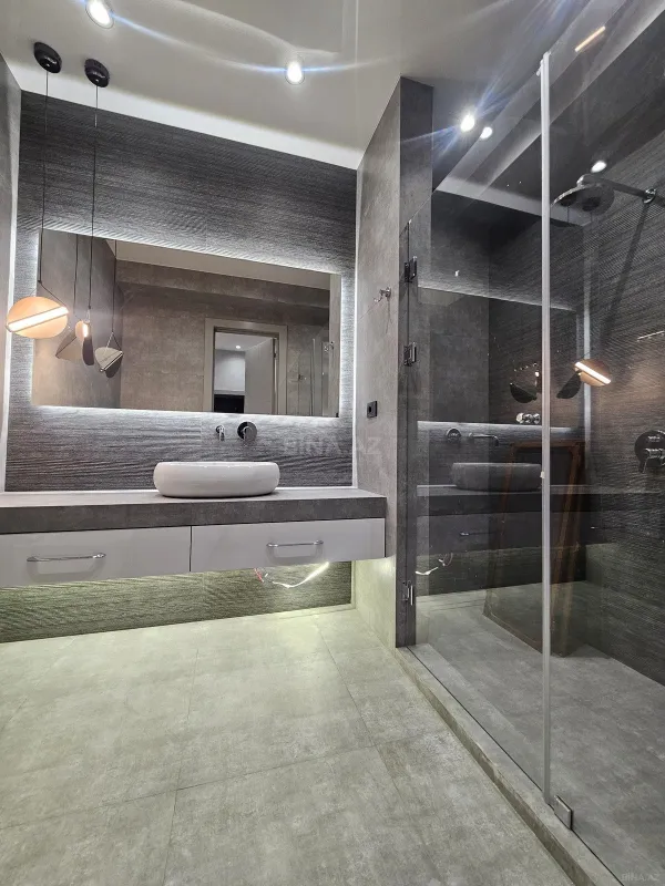 Satılır 2 otaqlı mənzil 106 m²