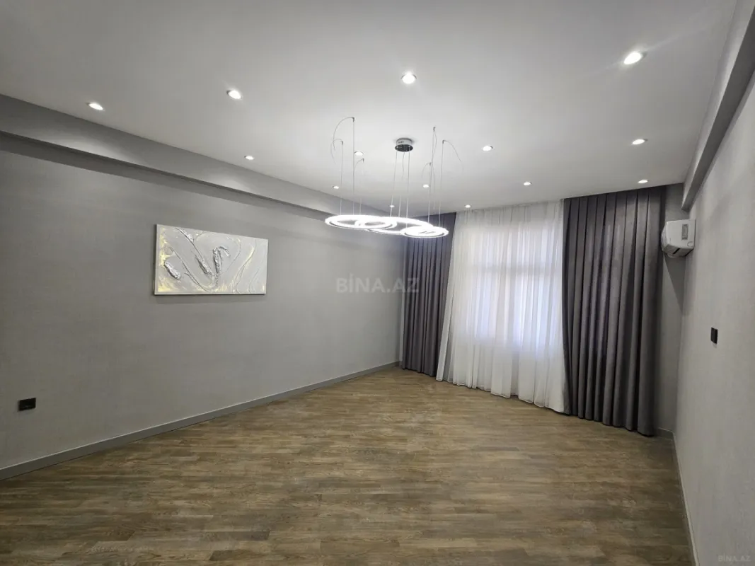 Satılır 2 otaqlı mənzil 106 m²