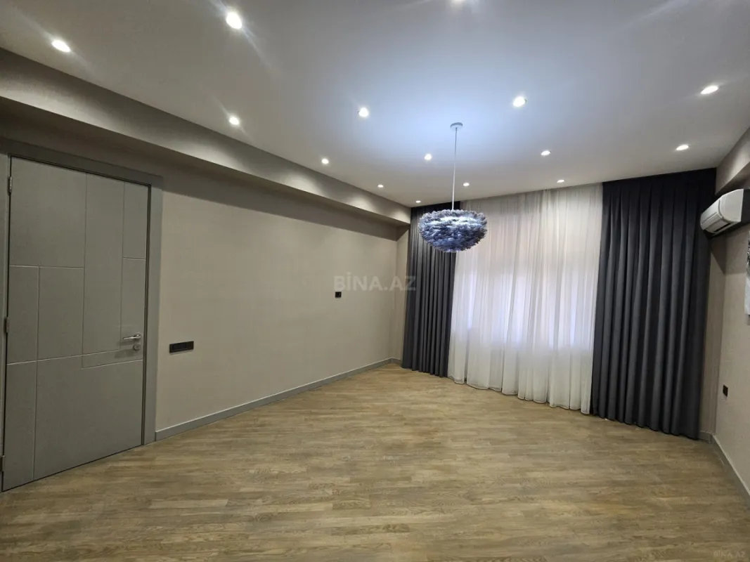 Satılır 2 otaqlı mənzil 106 m²