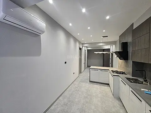 Satılır 2 otaqlı mənzil 106 m²