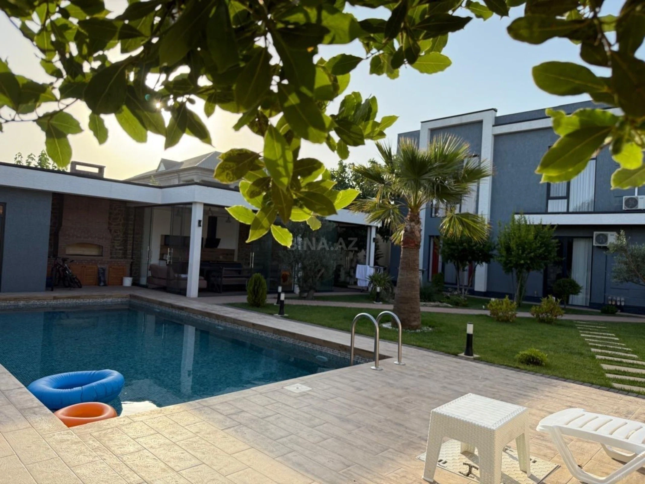 Kirayə verilir 5 otaqlı həyət evi 450 m²