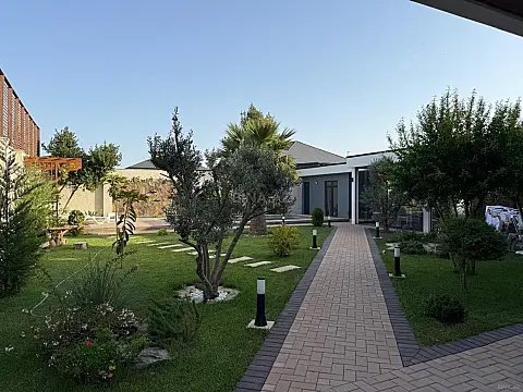 Kirayə verilir 5 otaqlı həyət evi 450 m²