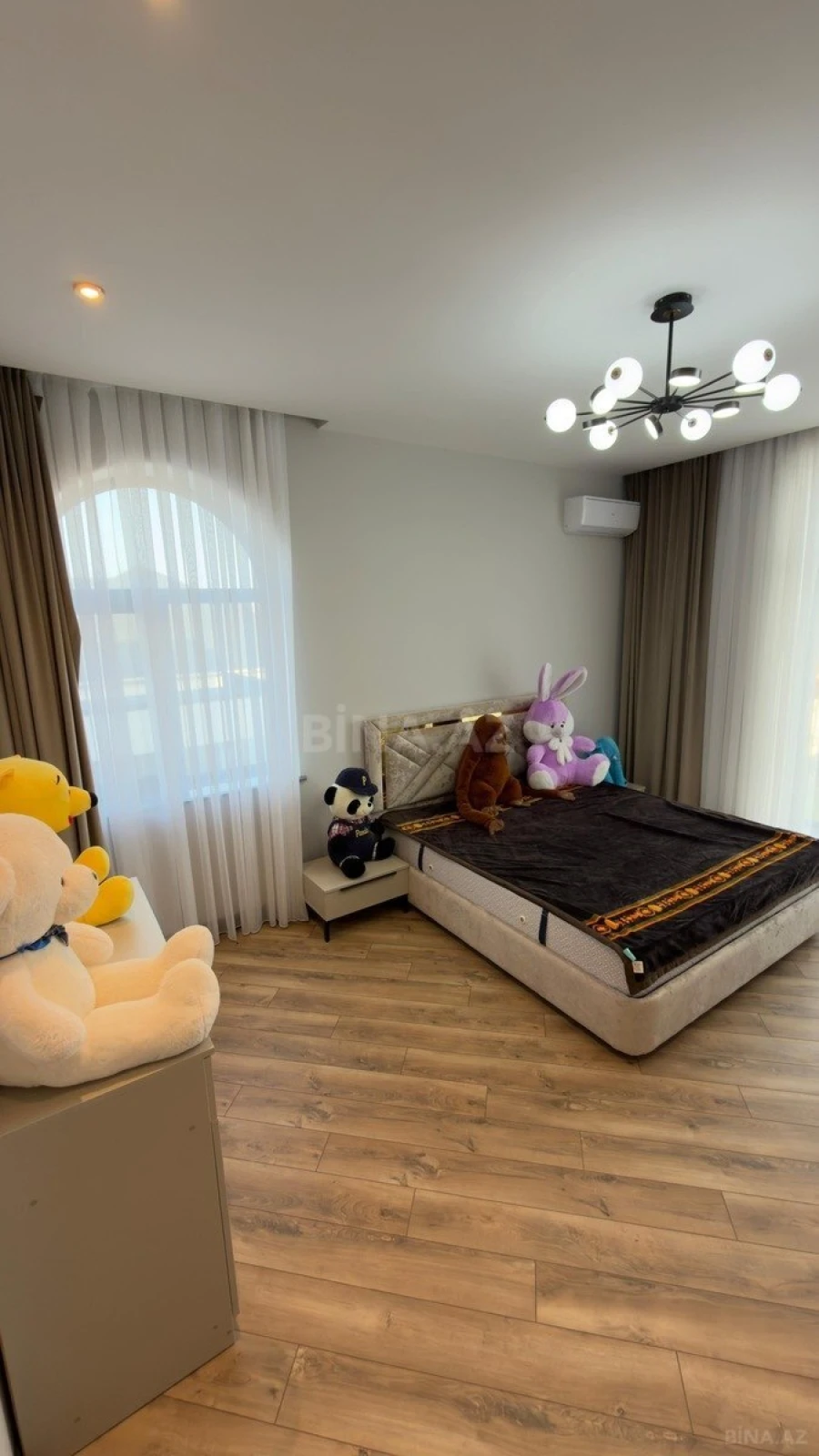 Kirayə verilir 5 otaqlı həyət evi 450 m²