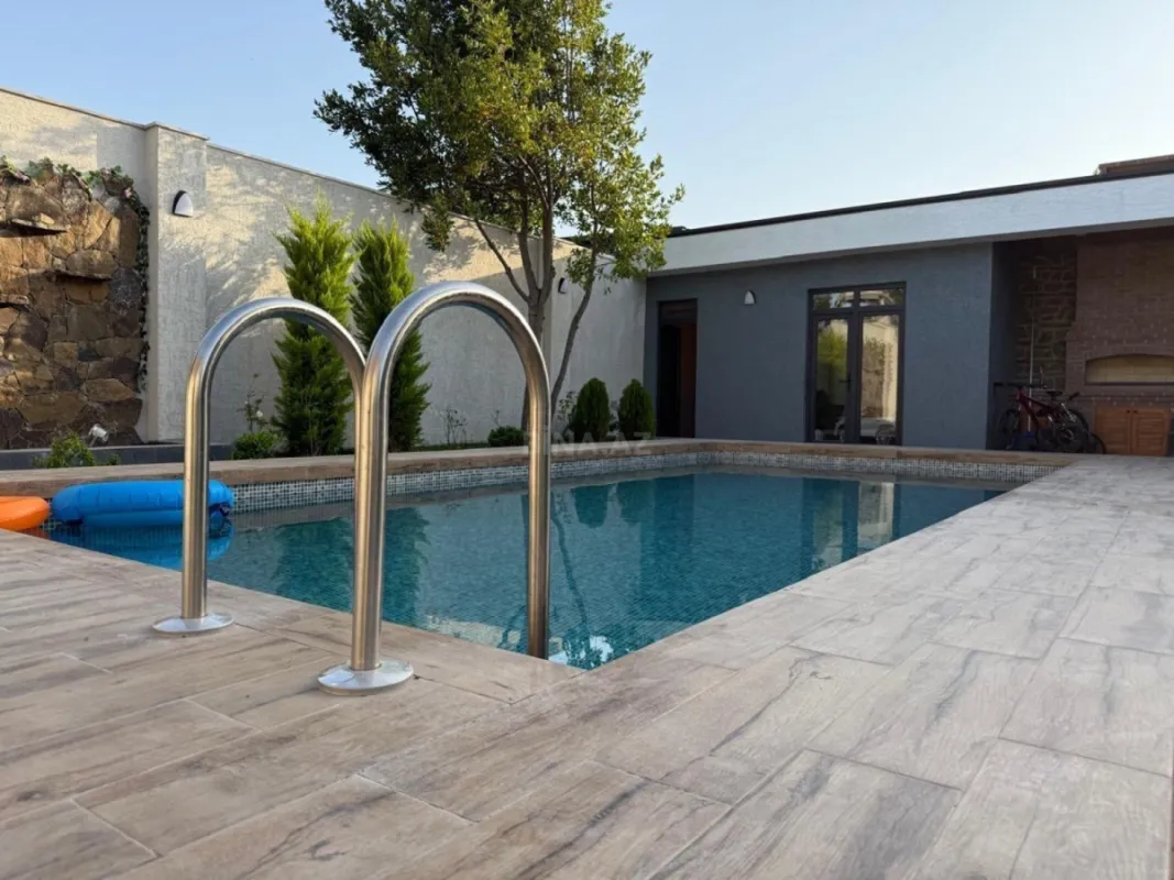 Kirayə verilir 5 otaqlı həyət evi 450 m²