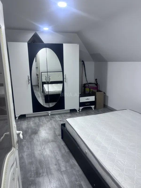 Satılır 4 otaqlı həyət evi 200 m²