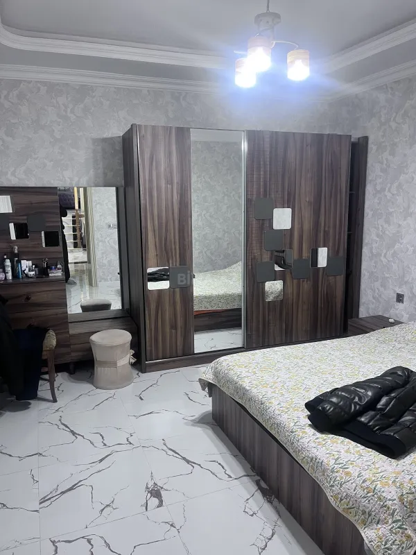 Satılır 4 otaqlı həyət evi 200 m²