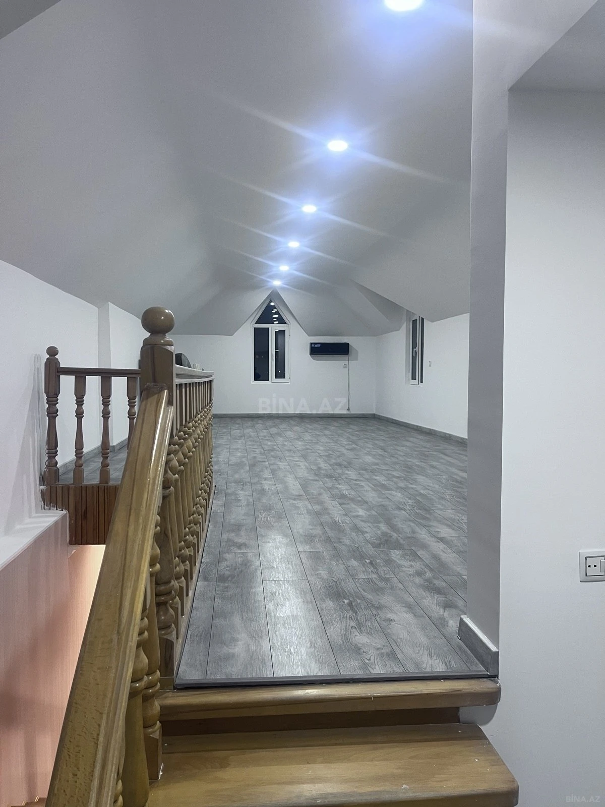 Satılır 4 otaqlı həyət evi 200 m²