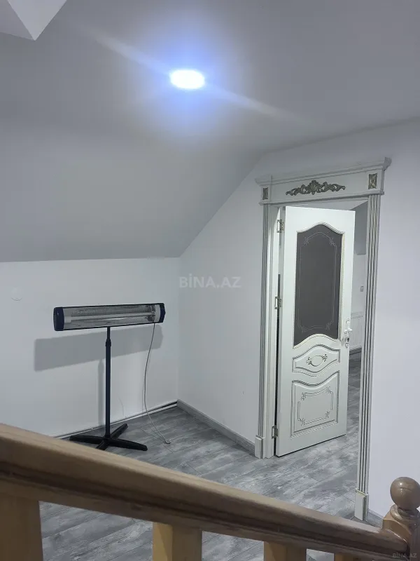 Satılır 4 otaqlı həyət evi 200 m²