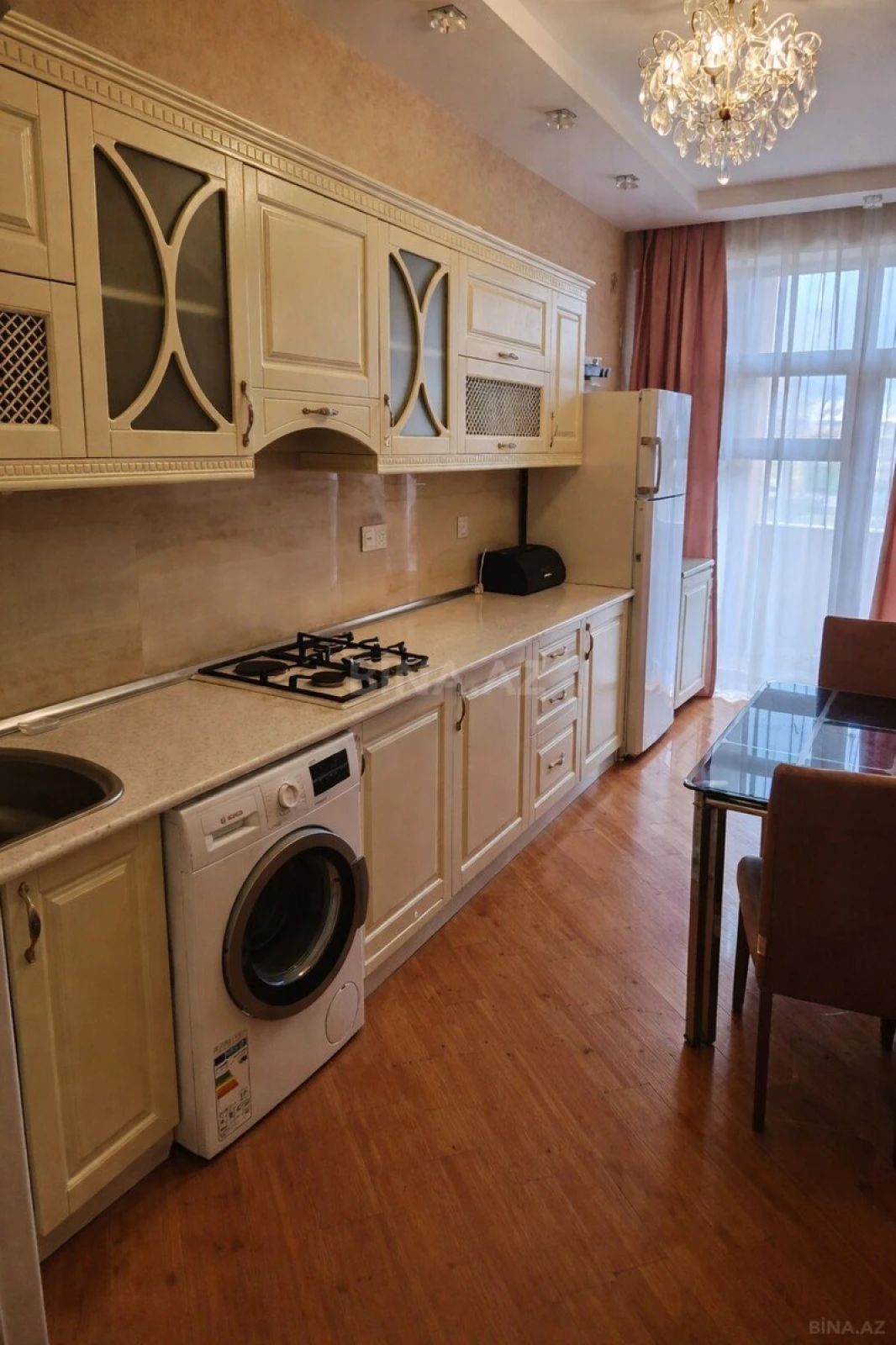 Kirayə verilir 3 otaqlı mənzil 110 m²