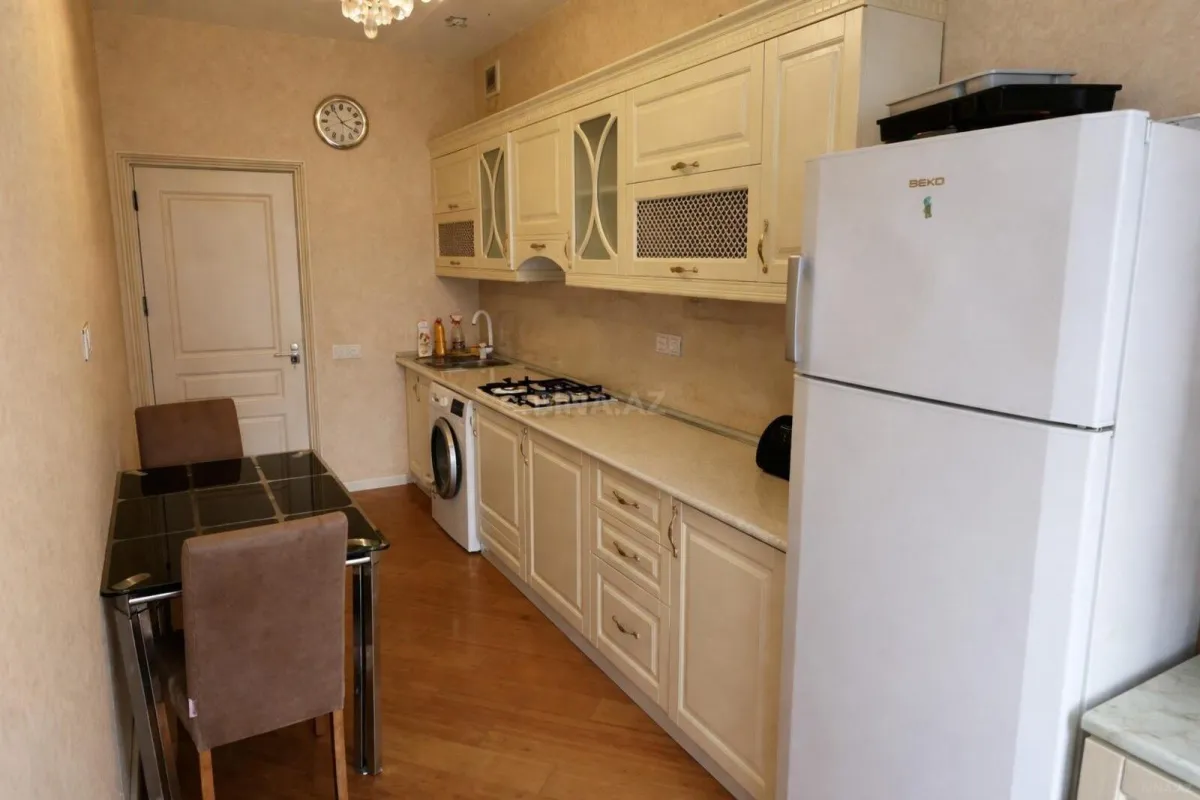 Kirayə verilir 3 otaqlı mənzil 110 m²