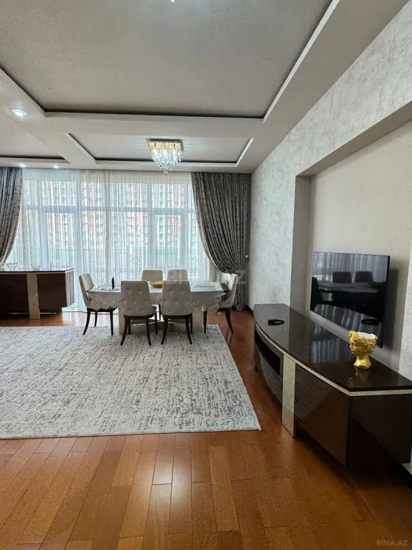 Satılır 3 otaqlı mənzil 162 m²