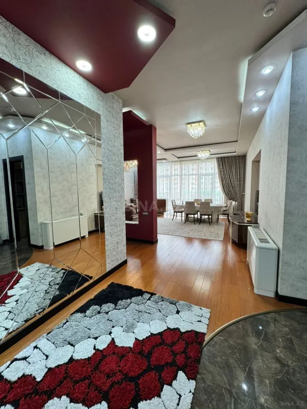 Satılır 3 otaqlı mənzil 162 m²