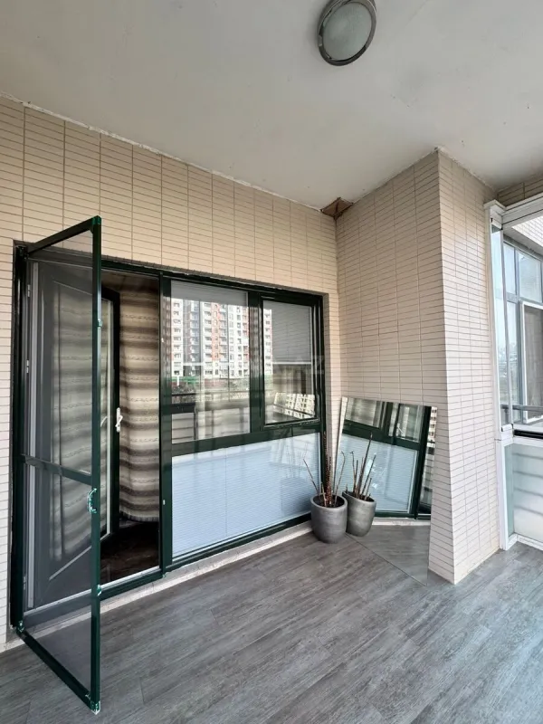 Satılır 3 otaqlı mənzil 162 m²