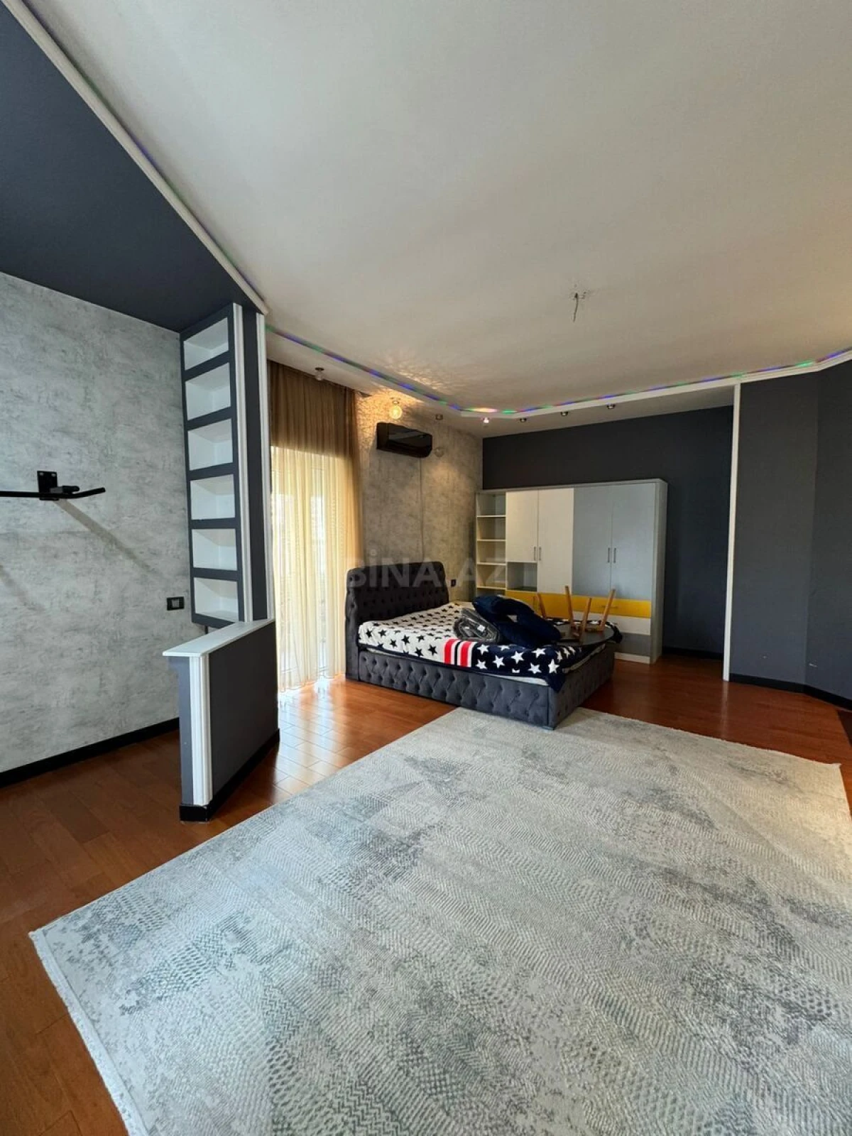 Satılır 3 otaqlı mənzil 162 m²