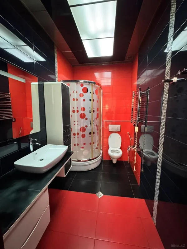 Satılır 3 otaqlı mənzil 162 m²