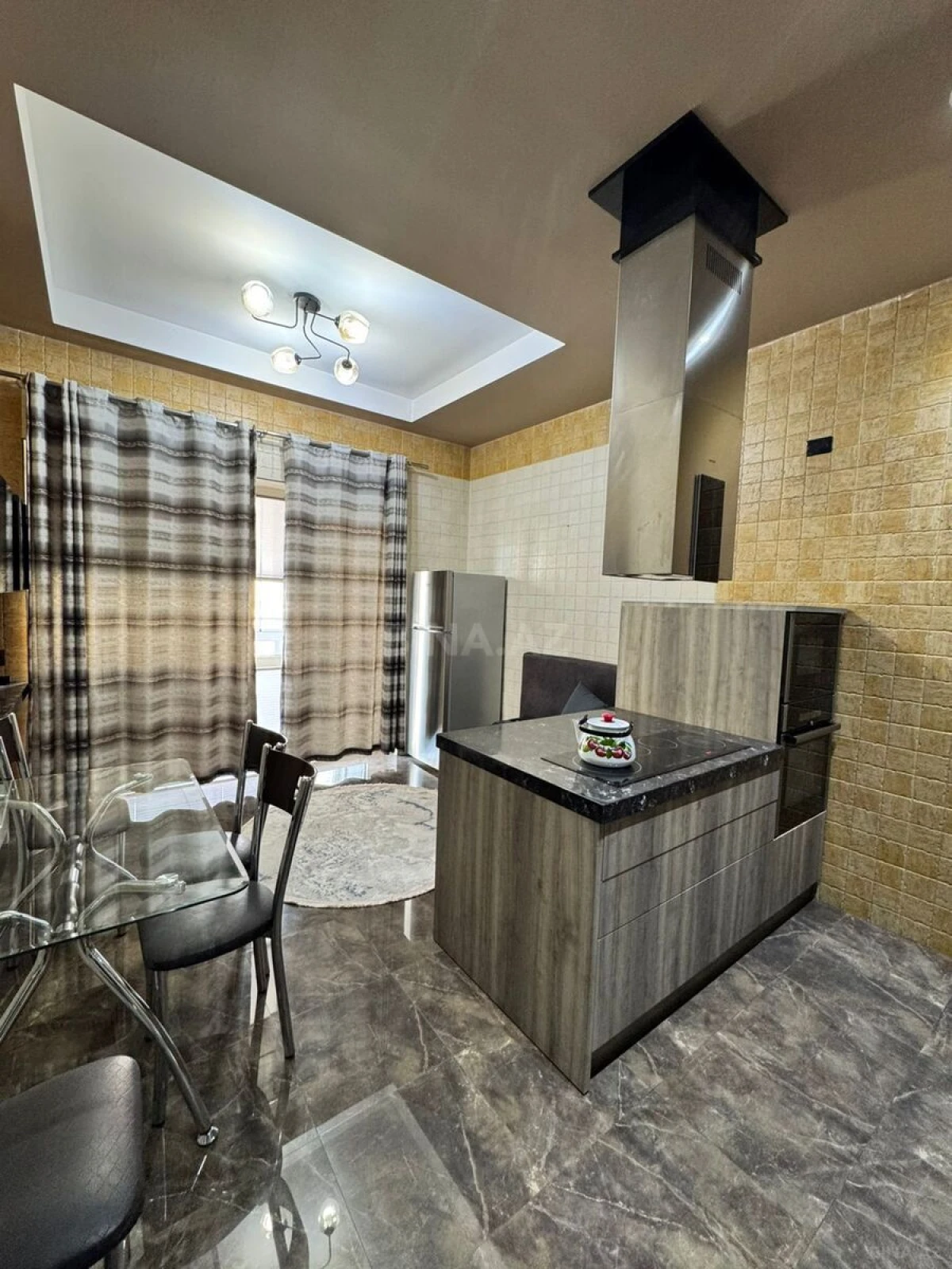 Satılır 3 otaqlı mənzil 162 m²