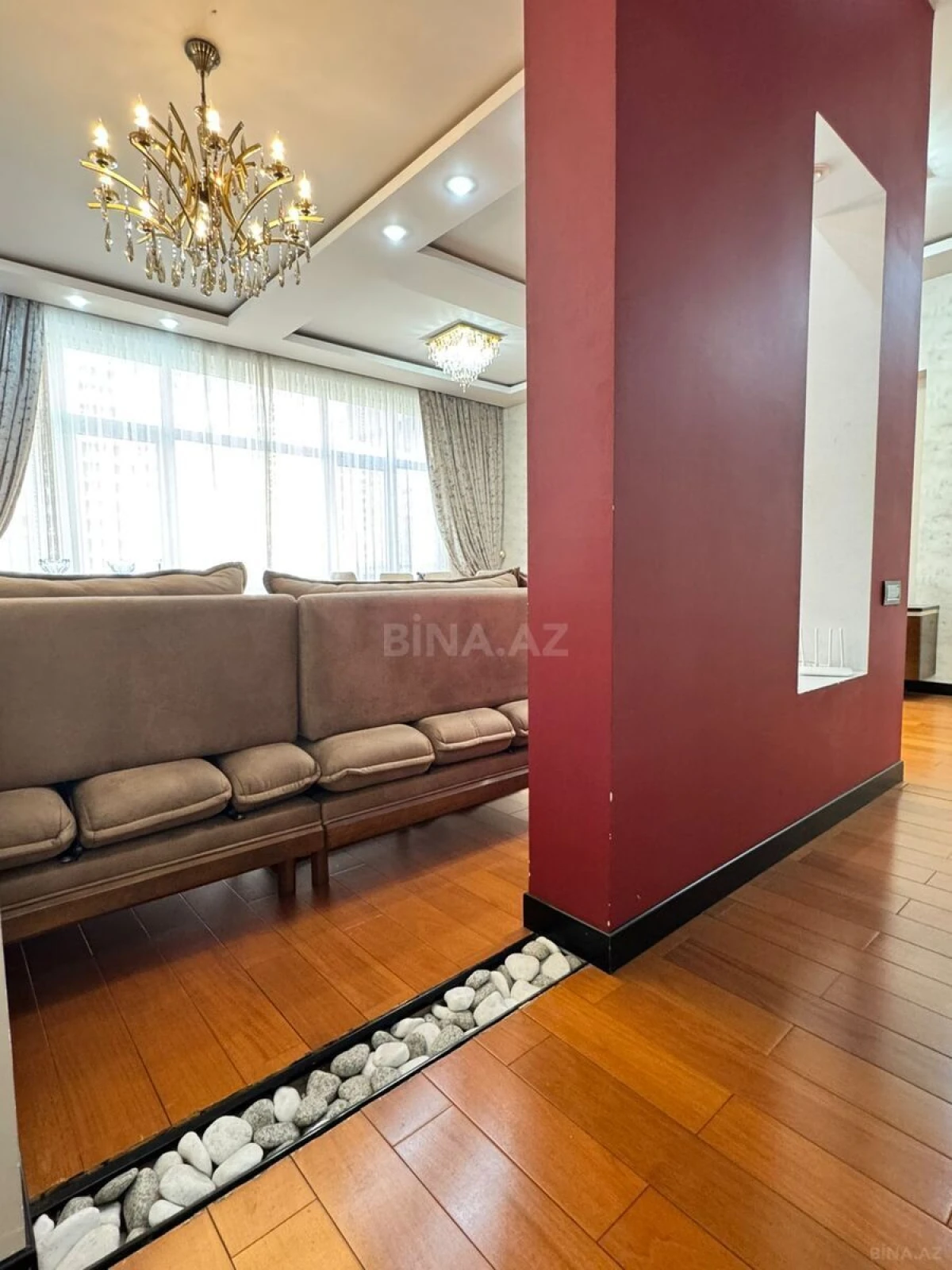 Satılır 3 otaqlı mənzil 162 m²