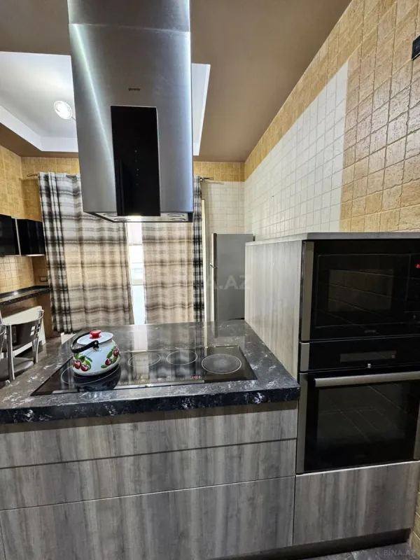Satılır 3 otaqlı mənzil 162 m²