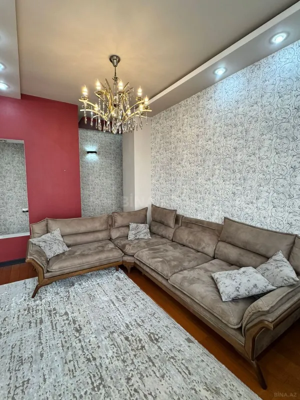 Satılır 3 otaqlı mənzil 162 m²