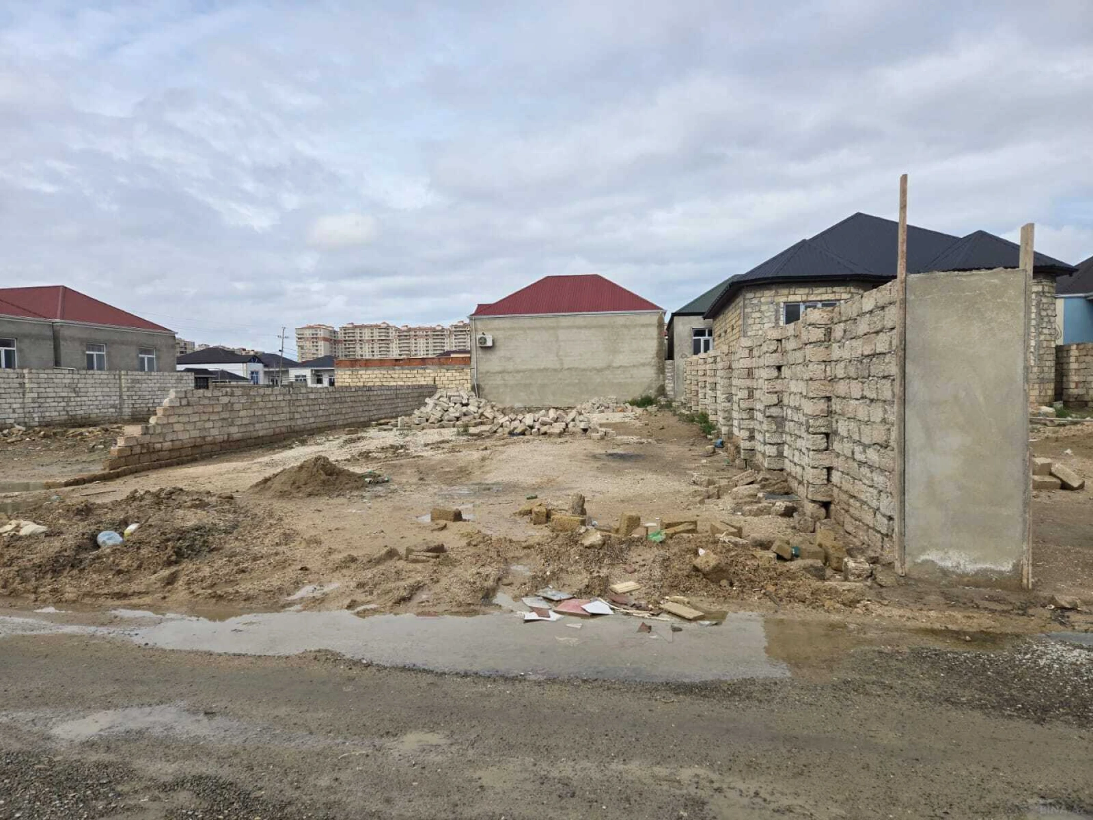 Satılır torpaq sahəsi 4 m²