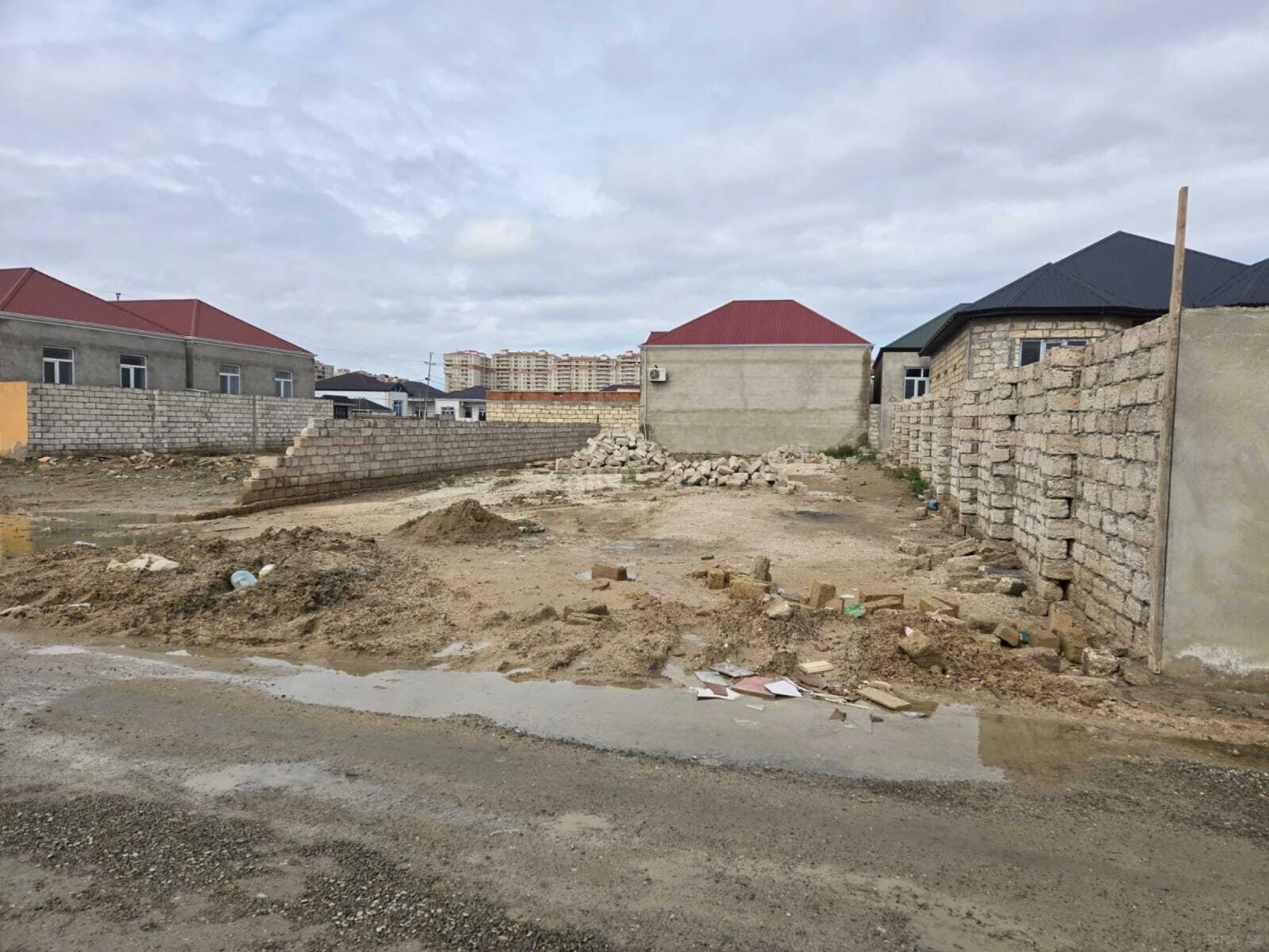 Satılır torpaq sahəsi 4 m²