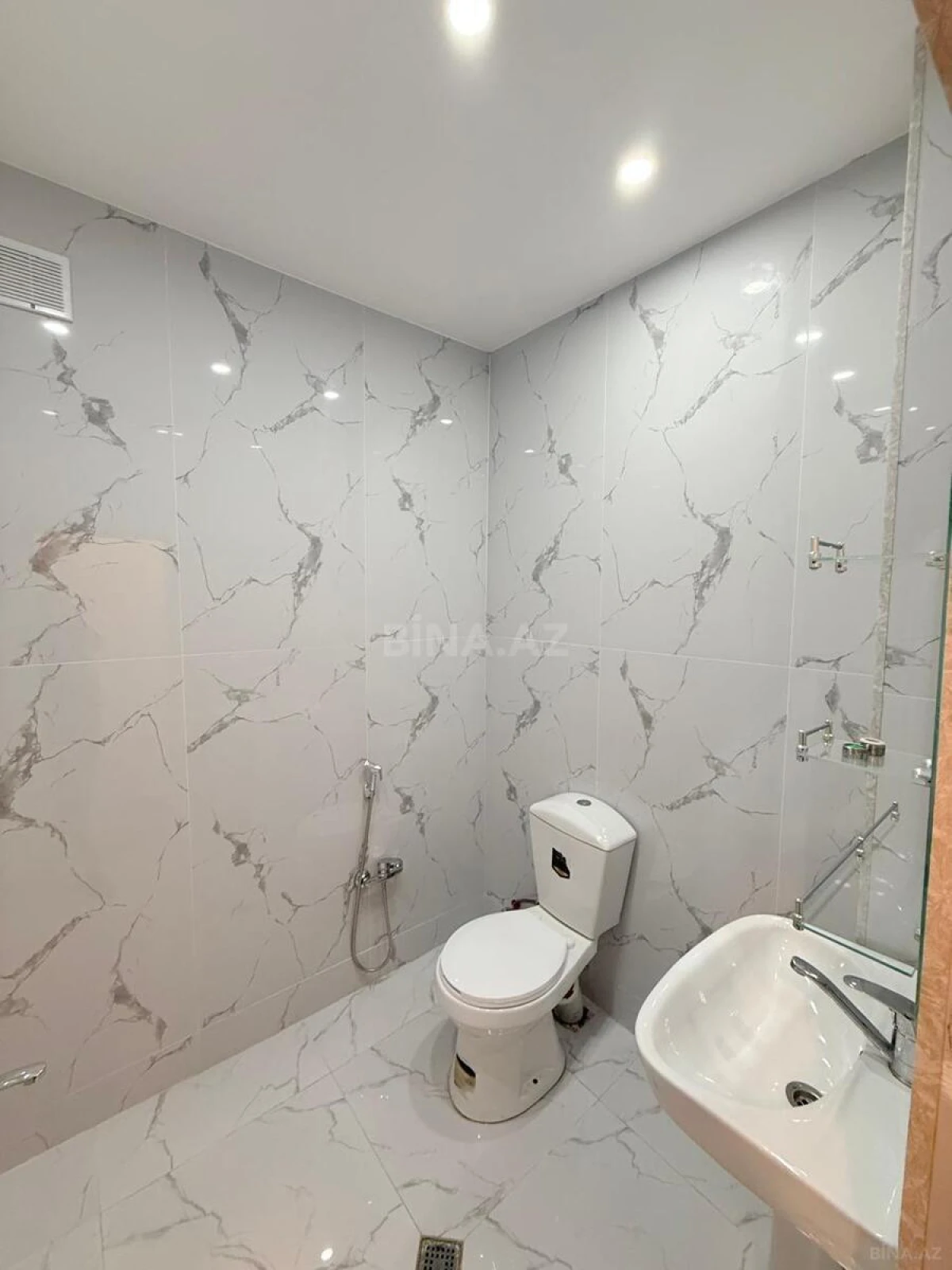 Satılır 2 otaqlı mənzil 45 m²