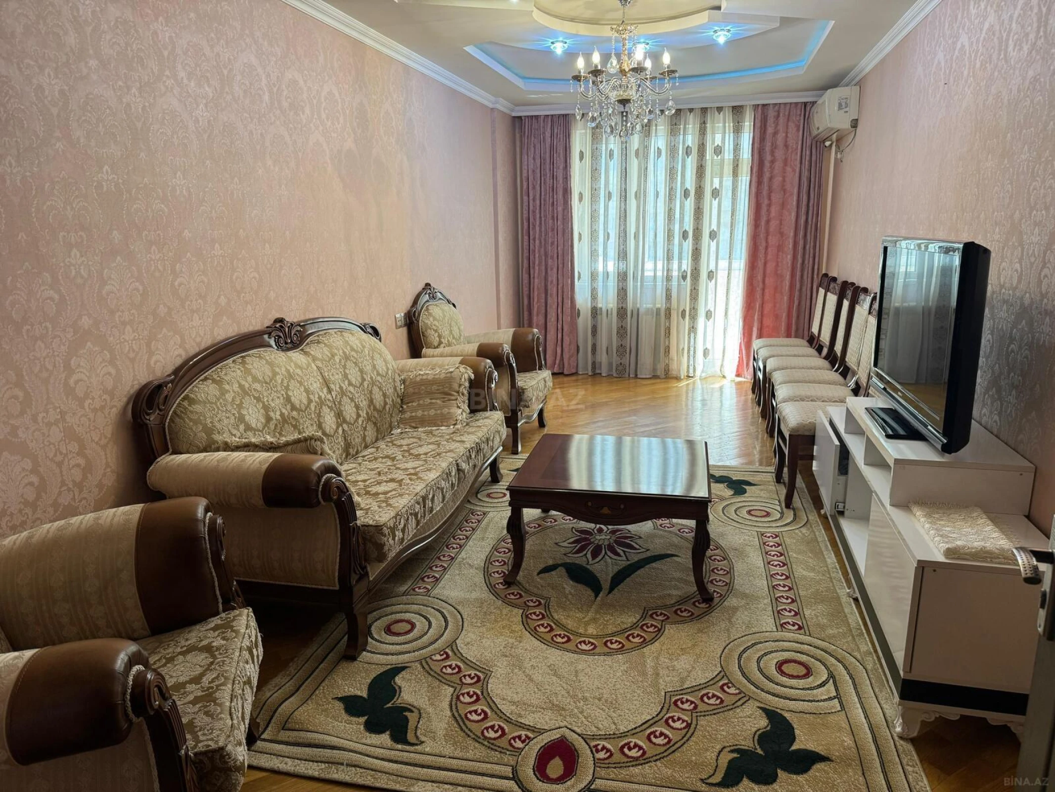 Kirayə verilir 3 otaqlı mənzil 140 m²