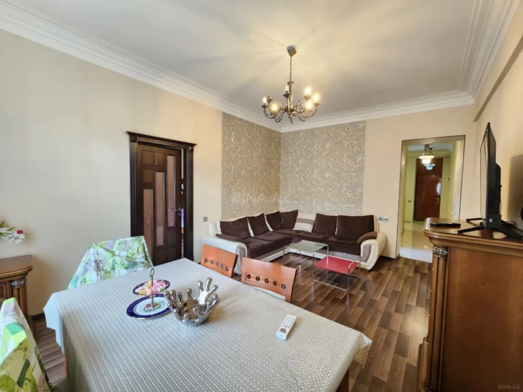 Kirayə verilir 2 otaqlı mənzil 75 m²