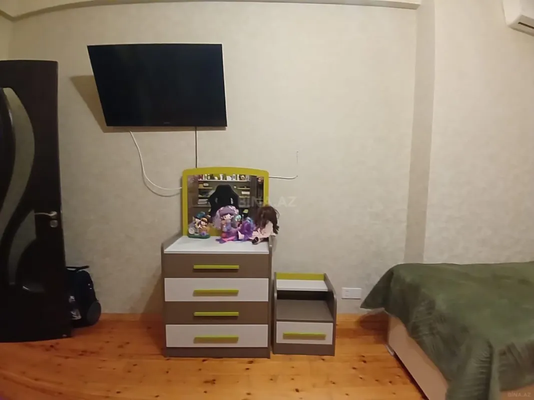 Satılır 3 otaqlı mənzil 118 m²