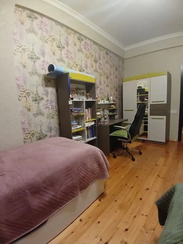 Satılır 3 otaqlı mənzil 118 m²