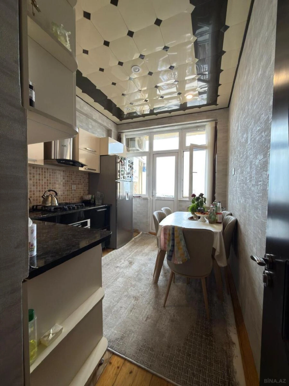 Satılır 3 otaqlı mənzil 118 m²