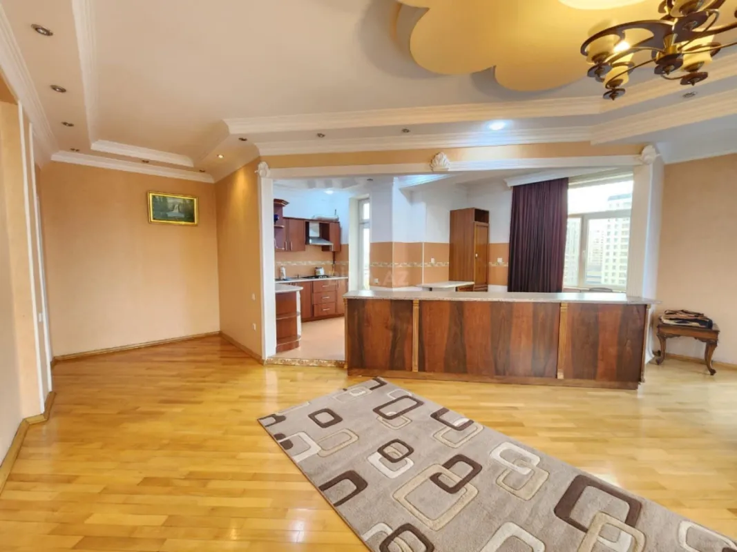 Kirayə verilir 2 otaqlı mənzil 115 m²