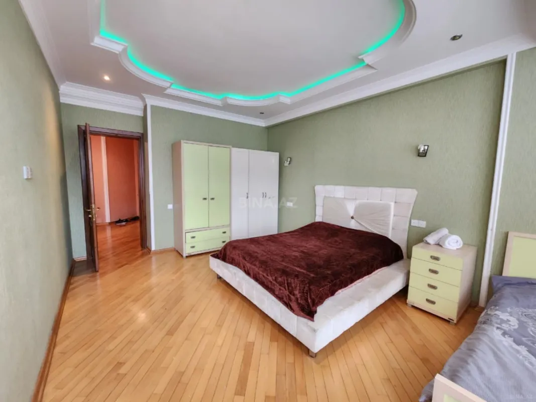 Kirayə verilir 2 otaqlı mənzil 115 m²