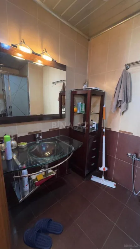 Satılır 4 otaqlı mənzil 205 m²