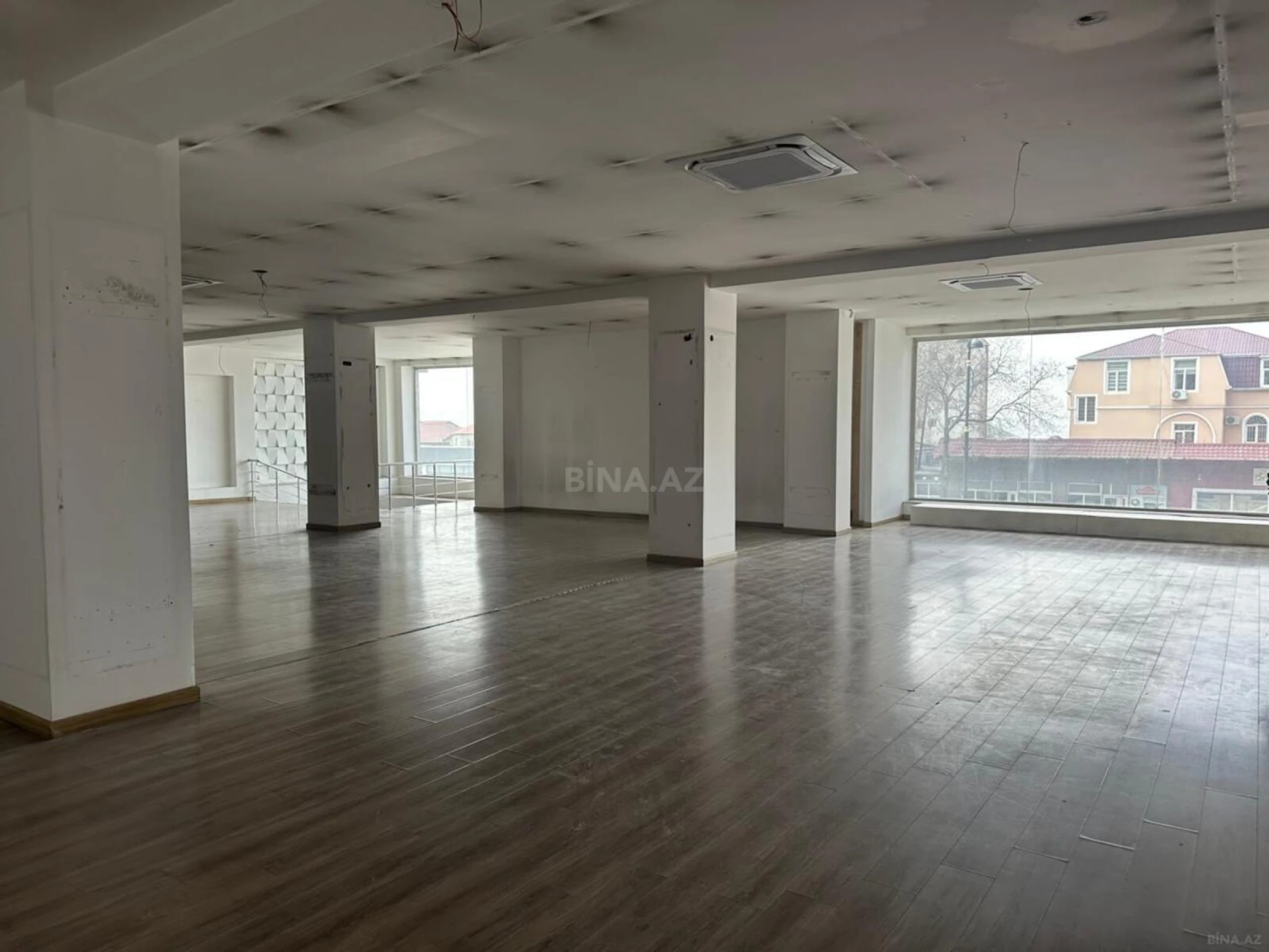 Kirayə verilir obyekt 730 m²