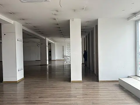 Kirayə verilir obyekt 730 m²