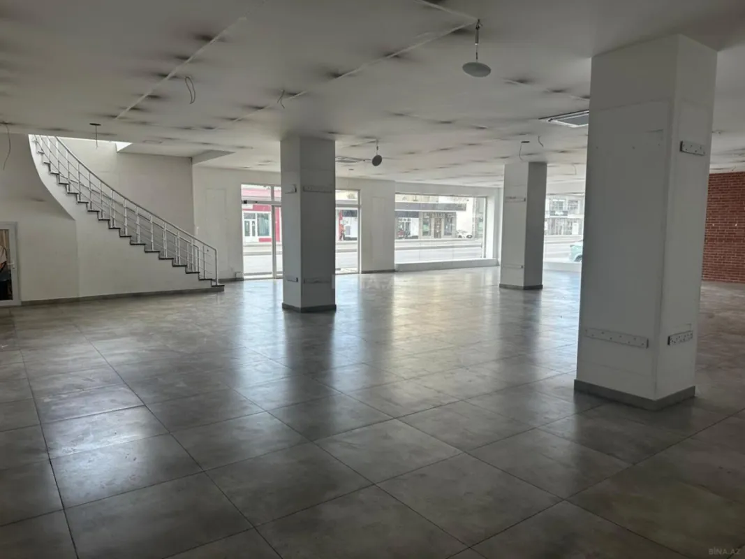 Kirayə verilir obyekt 730 m²