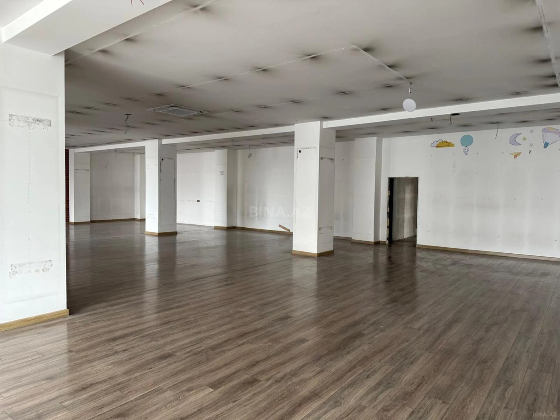 Kirayə verilir obyekt 730 m²