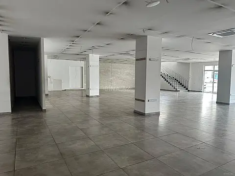 Kirayə verilir obyekt 730 m²