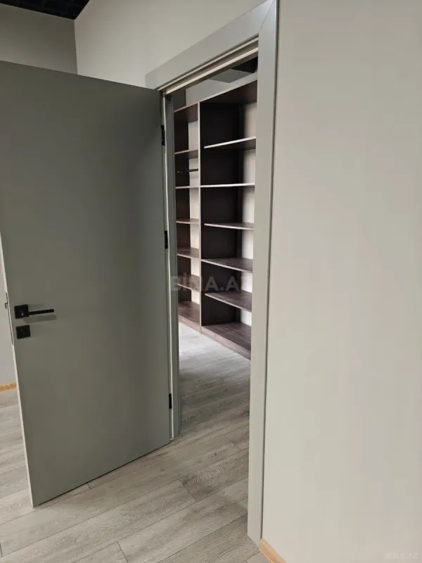 Kirayə verilir 2 otaqlı ofis 92.7 m²