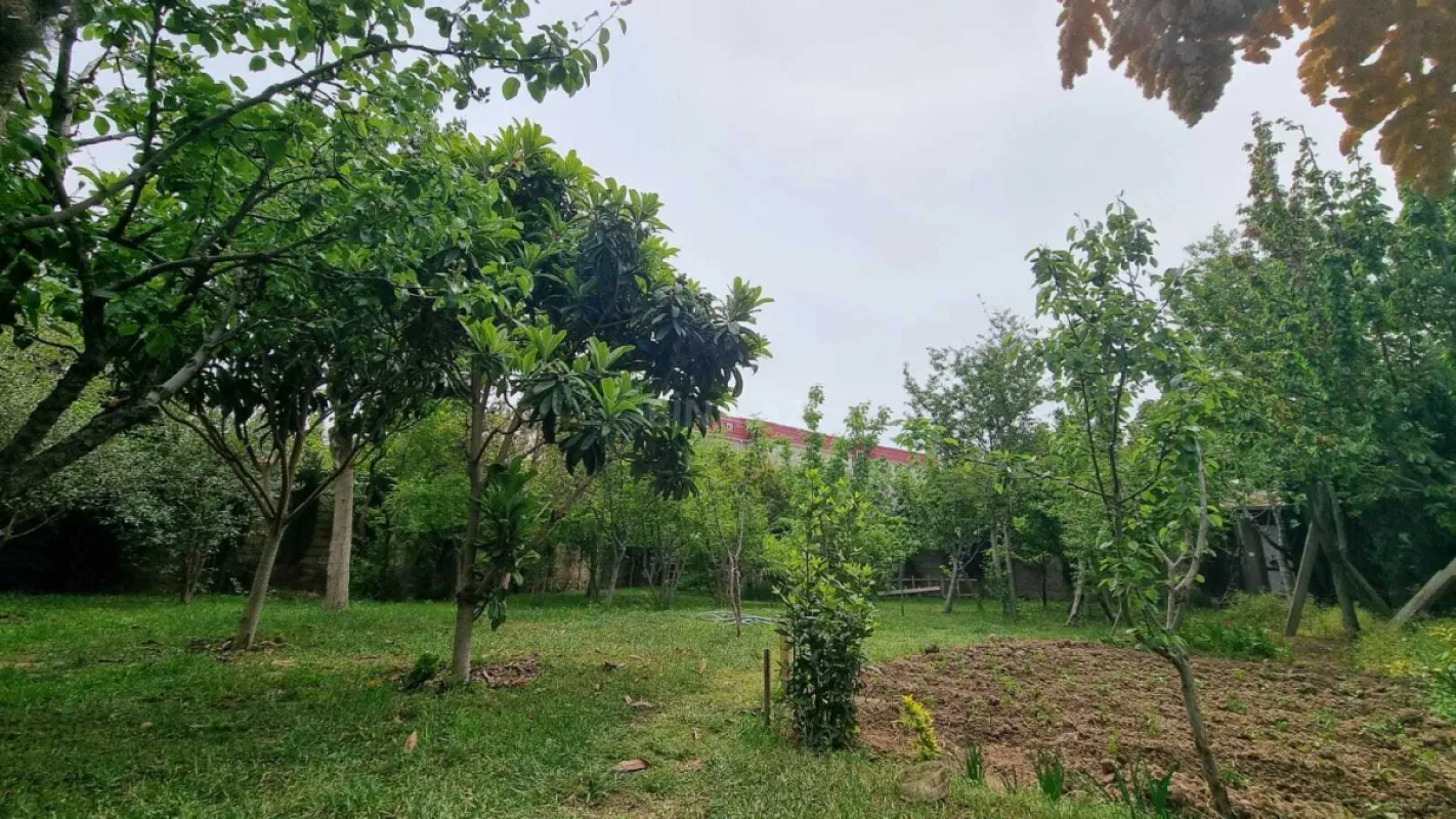 Satılır 10 otaqlı həyət evi 408 m²