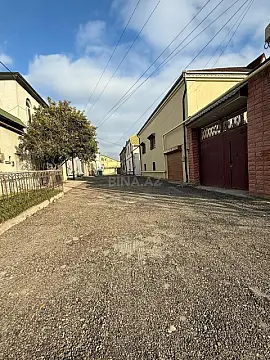 Satılır 10 otaqlı həyət evi 408 m²