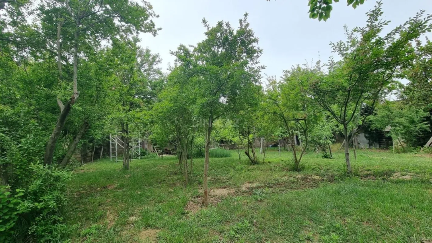 Satılır 10 otaqlı həyət evi 408 m²