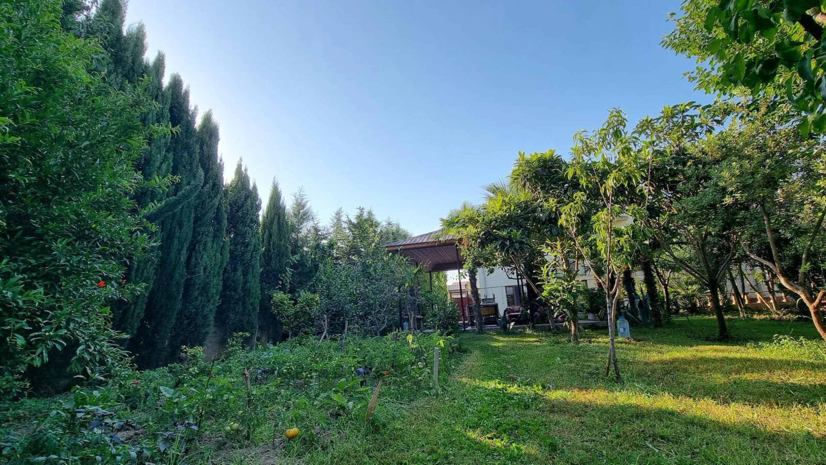 Satılır 10 otaqlı həyət evi 408 m²