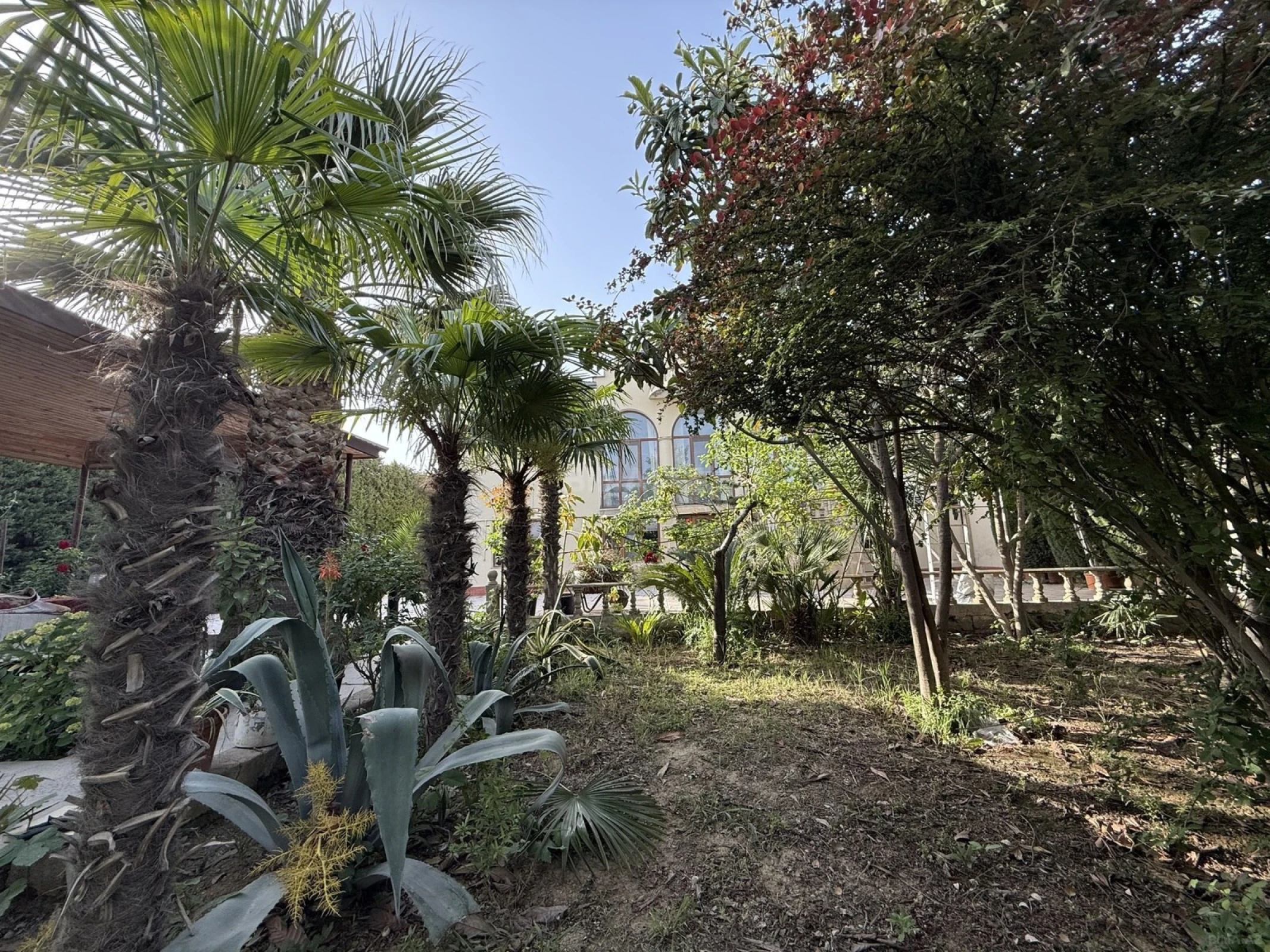 Satılır 10 otaqlı həyət evi 408 m²