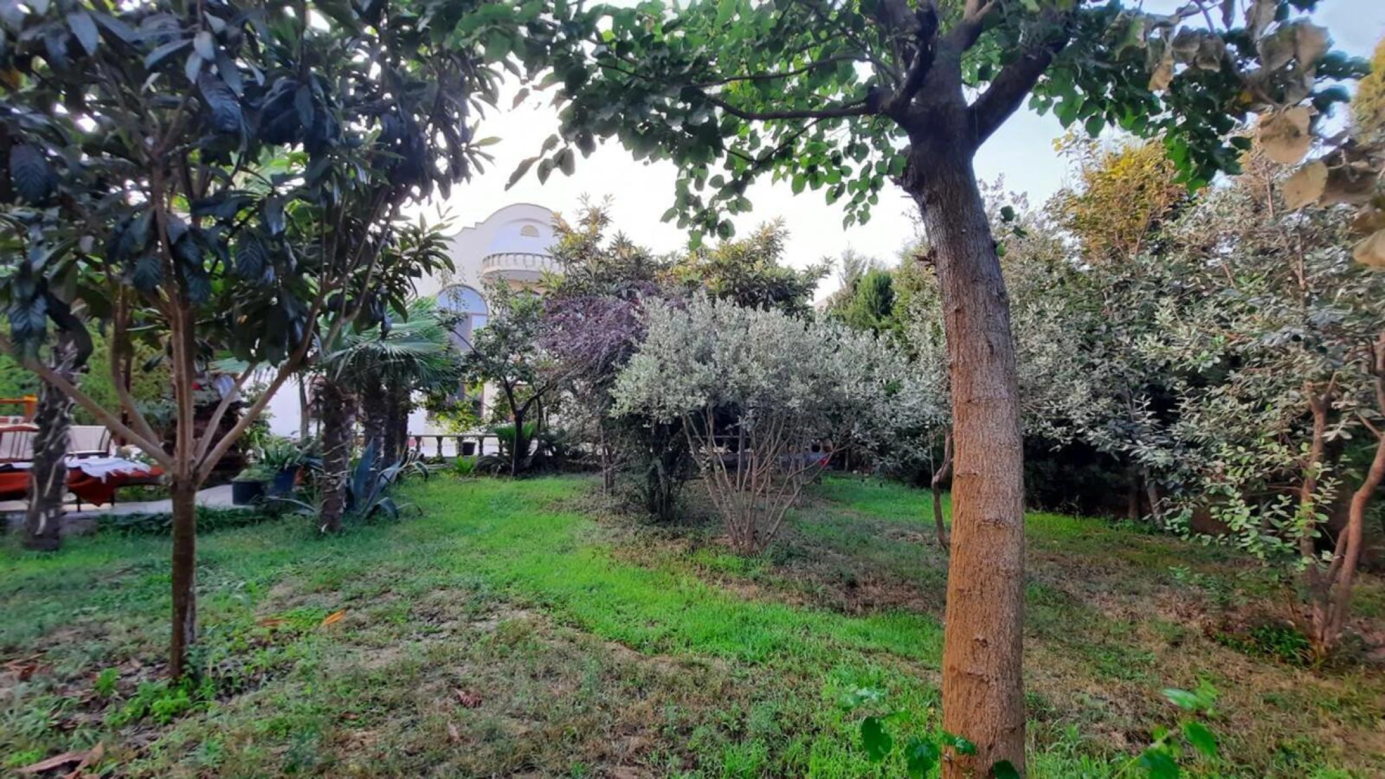 Satılır 10 otaqlı həyət evi 408 m²